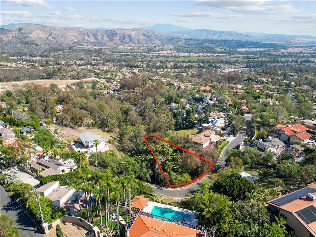 Santa Ana, CA 92705,2185 Lemon Heights DR