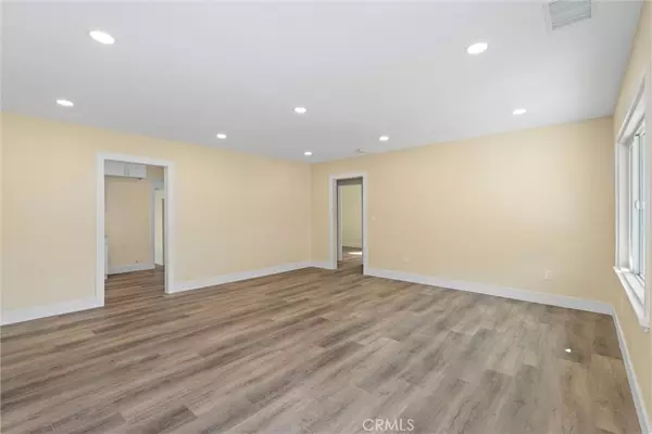 South Gate, CA 90280,5931 Wilson AVE