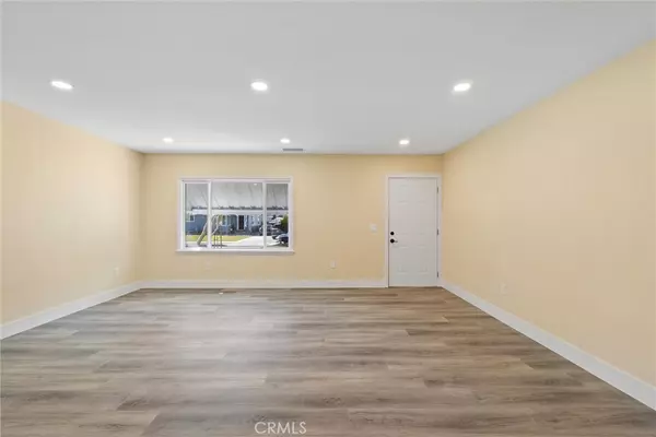 South Gate, CA 90280,5931 Wilson AVE