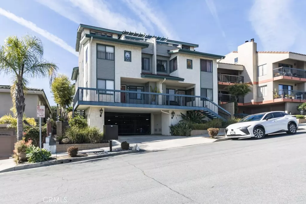 Signal Hill, CA 90755,2215 Molino AVE #C