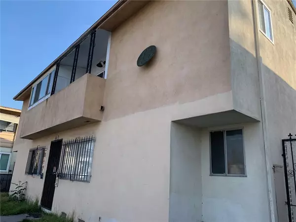 Long Beach, CA 90802,1260 E 4th ST #3