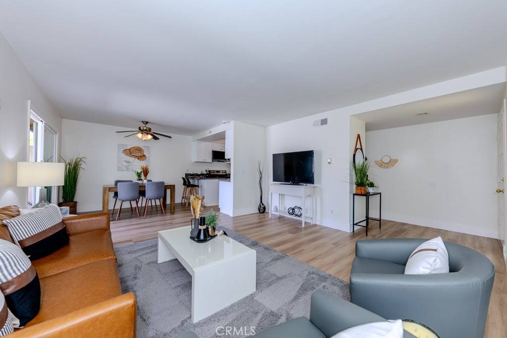 Tustin, CA 92780,1881 Mitchell AVE #5