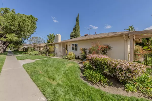 Tustin, CA 92780,1881 Mitchell AVE #5