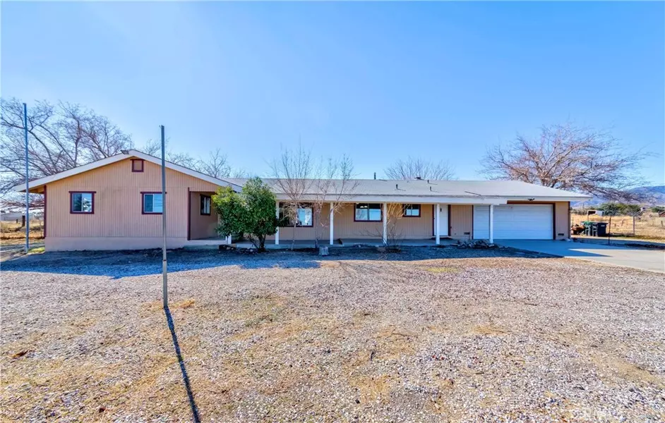 4491 Smoke Tree RD, Phelan, CA 92371