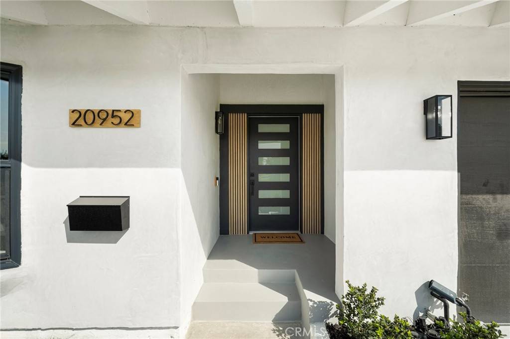 Huntington Beach, CA 92646,20952 Queens Park LN
