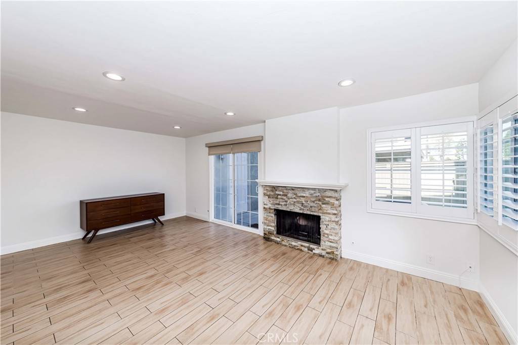 Irvine, CA 92614,20 Timber RUN #133