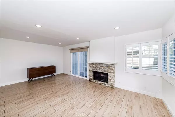 Irvine, CA 92614,20 Timber RUN #133