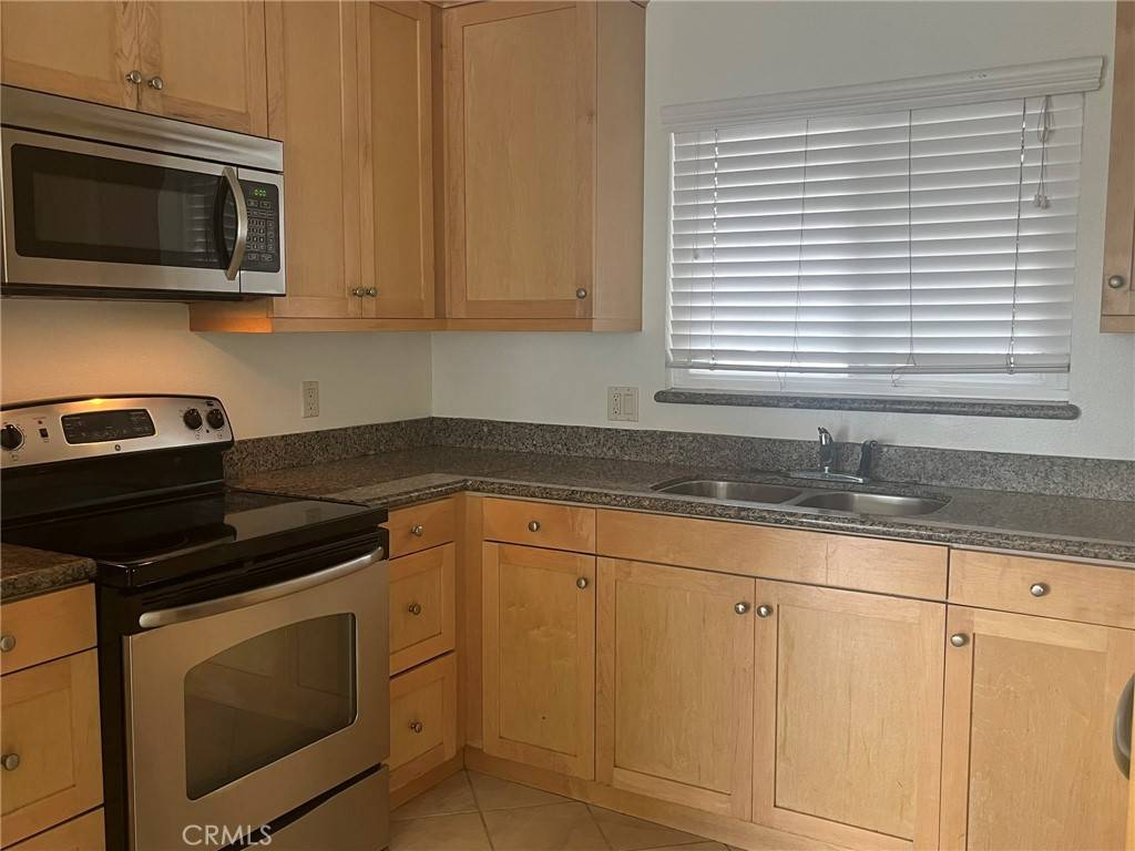 Long Beach, CA 90803,3737 E 2nd ST #301