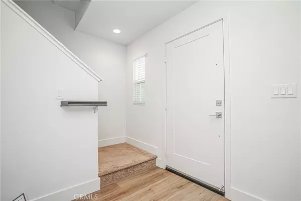 La Habra, CA 90631,407 S Reaghan LN