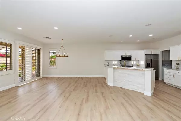 Palm Desert, CA 92211,78006 Damask Rose CT