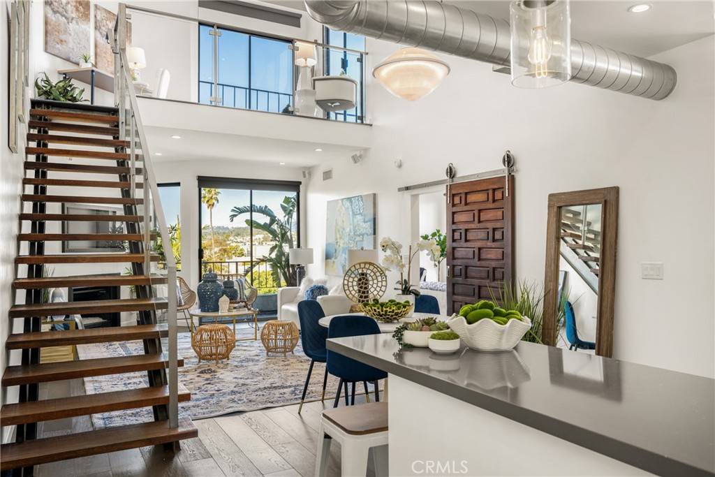 West Hollywood, CA 90048,660 N Sweetzer AVE #302