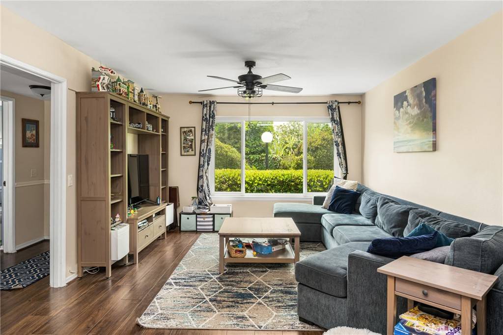Westminster, CA 92683,10172 Cabo DR