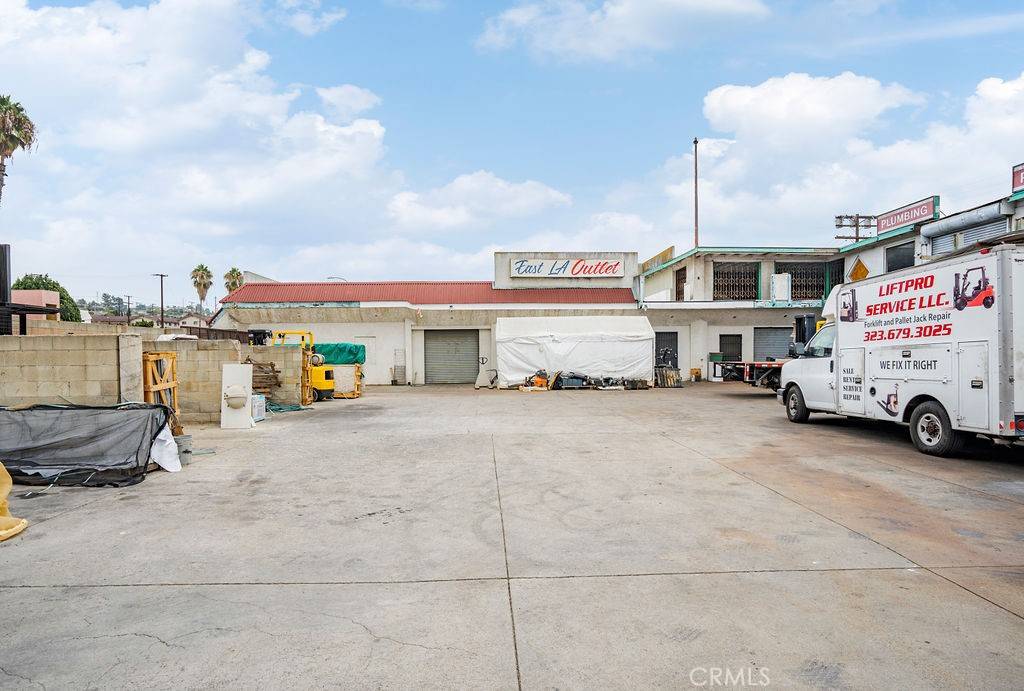 Los Angeles, CA 90022,4754 Floral DR