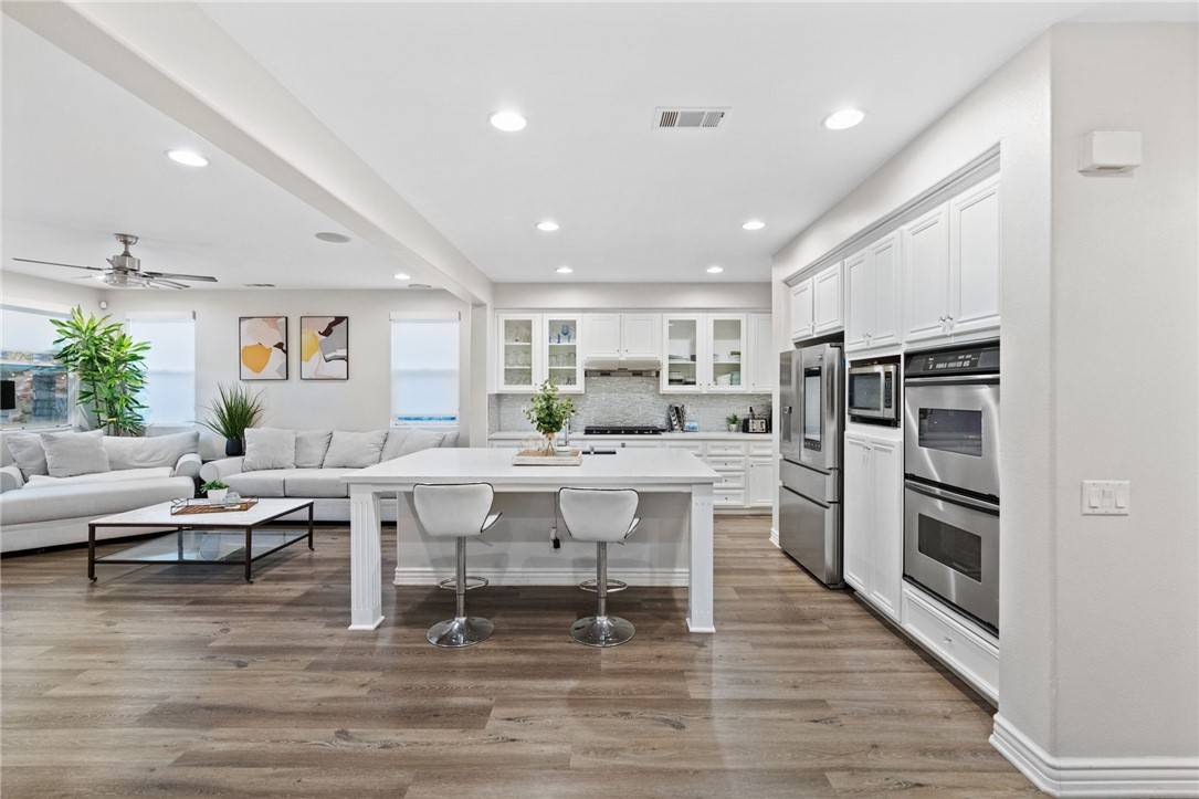 Corona, CA 92883,11119 Iris CT