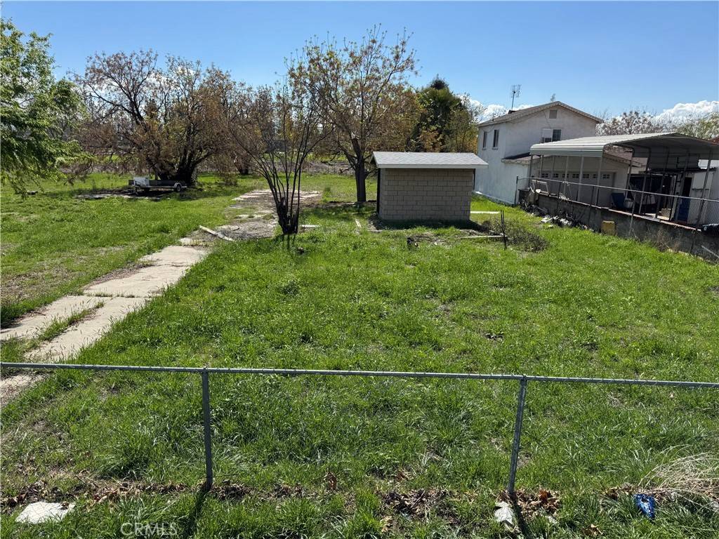 San Bernardino, CA 92410,24261 4th ST