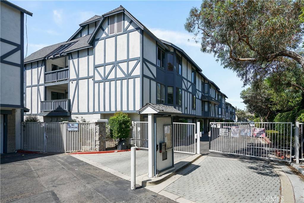 3018 W Cheryllyn LN #10, Anaheim, CA 92804