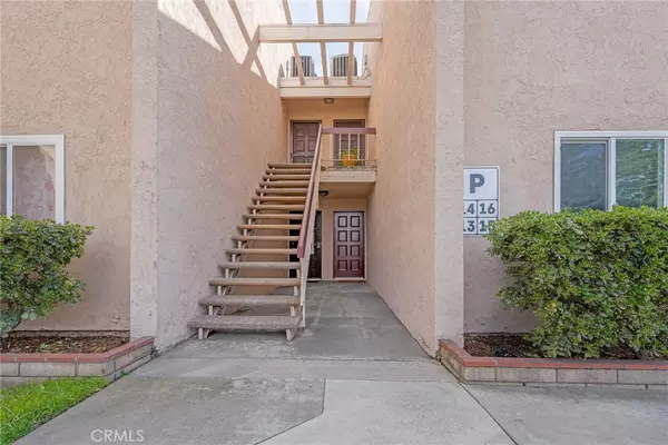 700 W La Veta AVE #P15, Orange, CA 92868