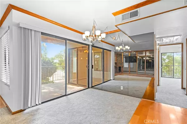 Irvine, CA 92618,7201 Apricot DR #7201