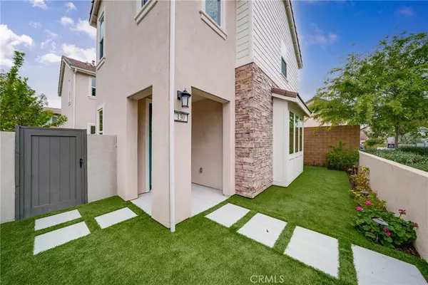 Irvine, CA 92618,130 Chorus