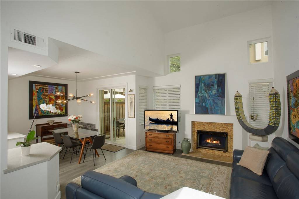 Aliso Viejo, CA 92656,13 Pappagallo