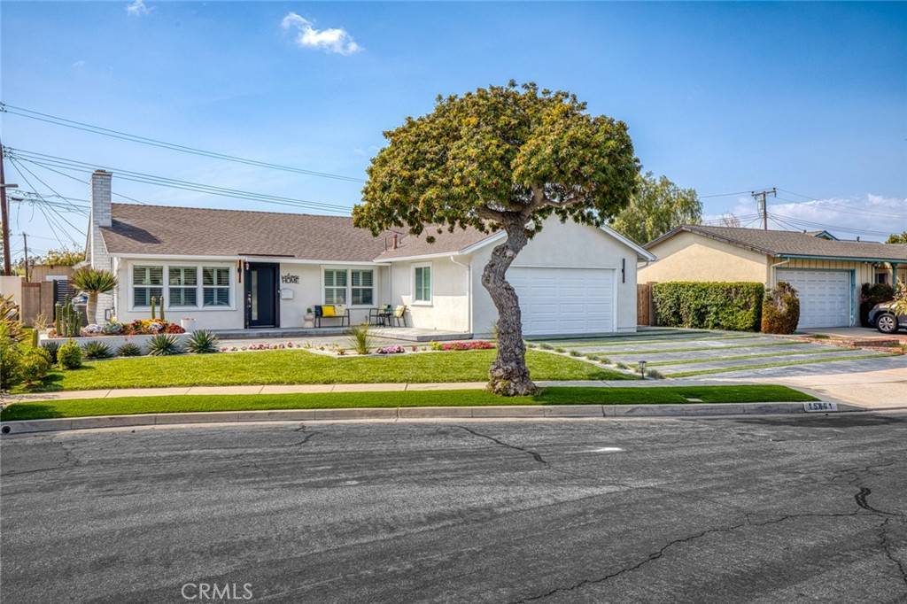 Huntington Beach, CA 92647,15461 Victoria LN