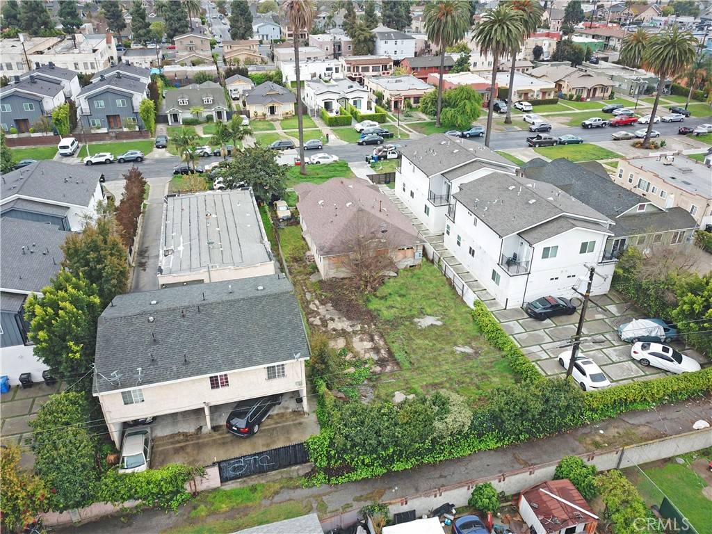 Los Angeles, CA 90037,1221 Browning BLVD