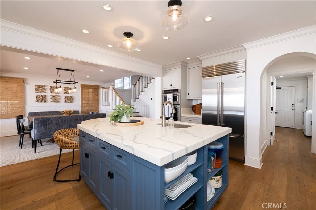 Newport Beach, CA 92661,1228 W Oceanfront