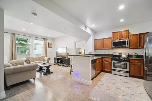 Van Nuys, CA 91405,13951 Sherman WAY #204