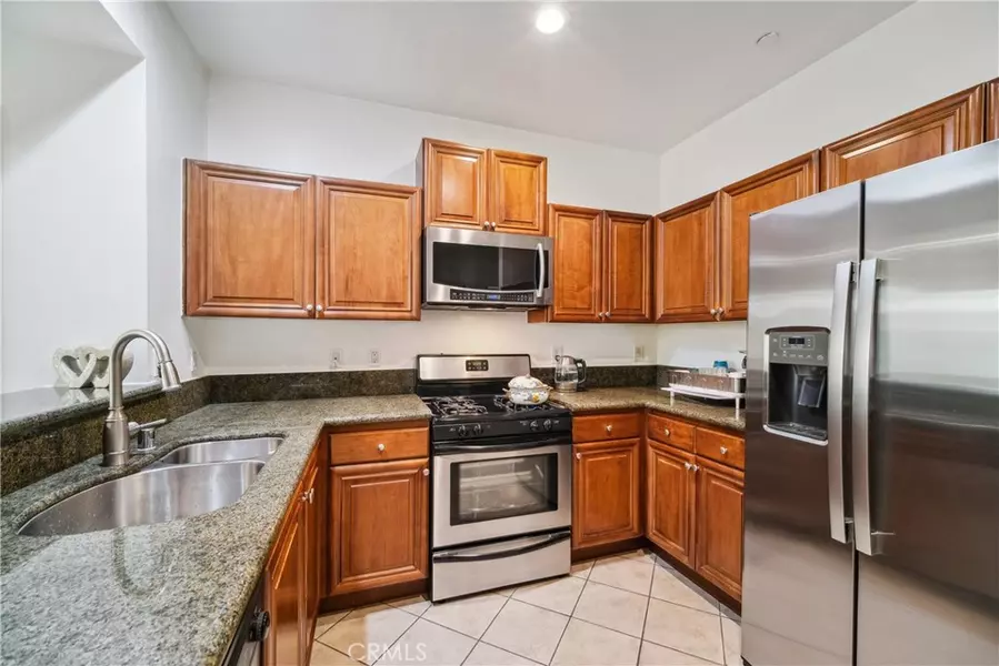 13951 Sherman WAY #204, Van Nuys, CA 91405