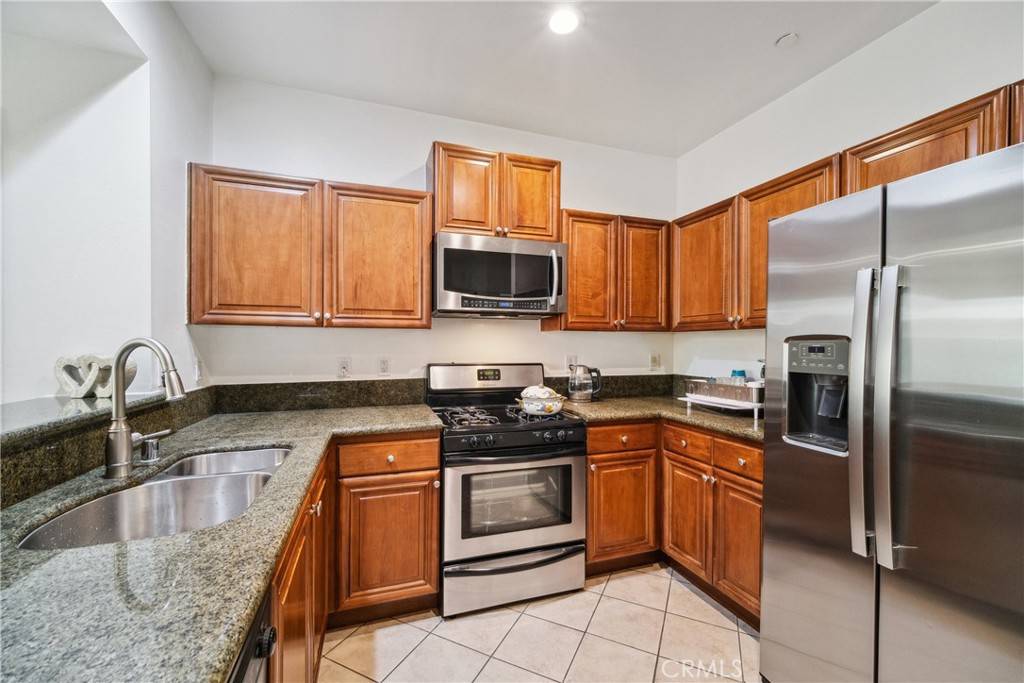 Van Nuys, CA 91405,13951 Sherman WAY #204