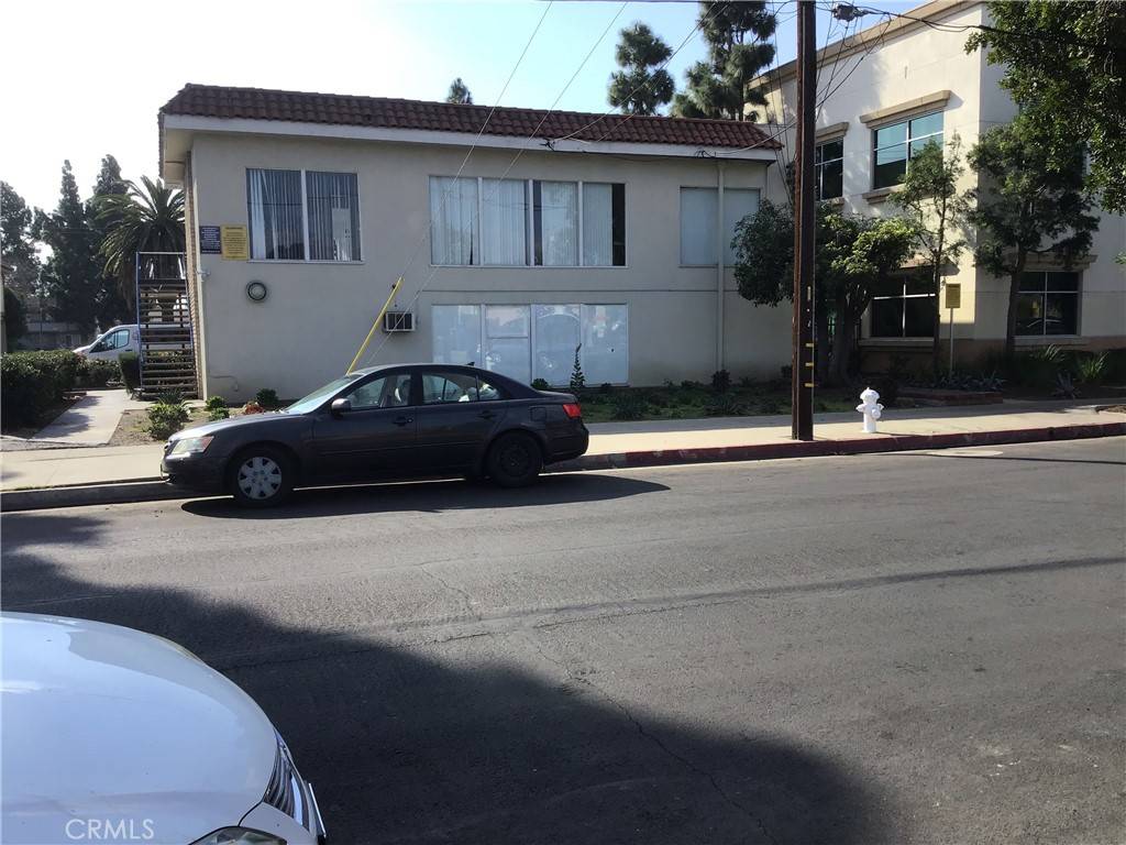 Santa Ana, CA 92705,1621 E 17th ST