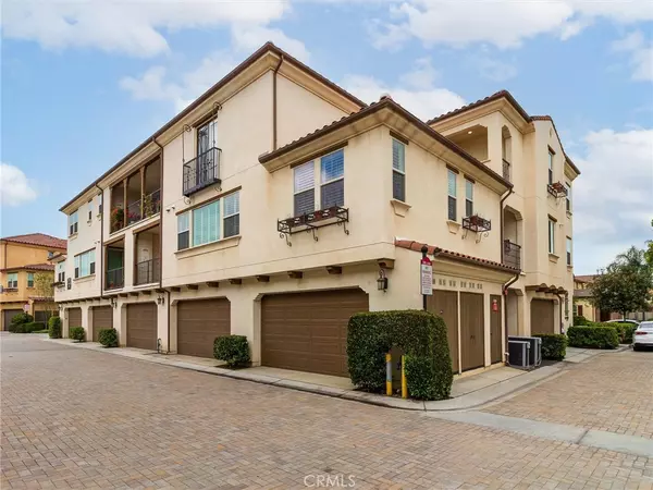 Brea, CA 92823,418 Maravilla LN