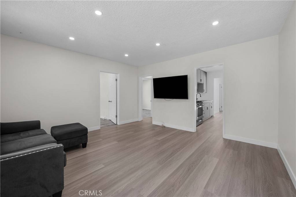 Arleta, CA 91331,10117 Sharp AVE