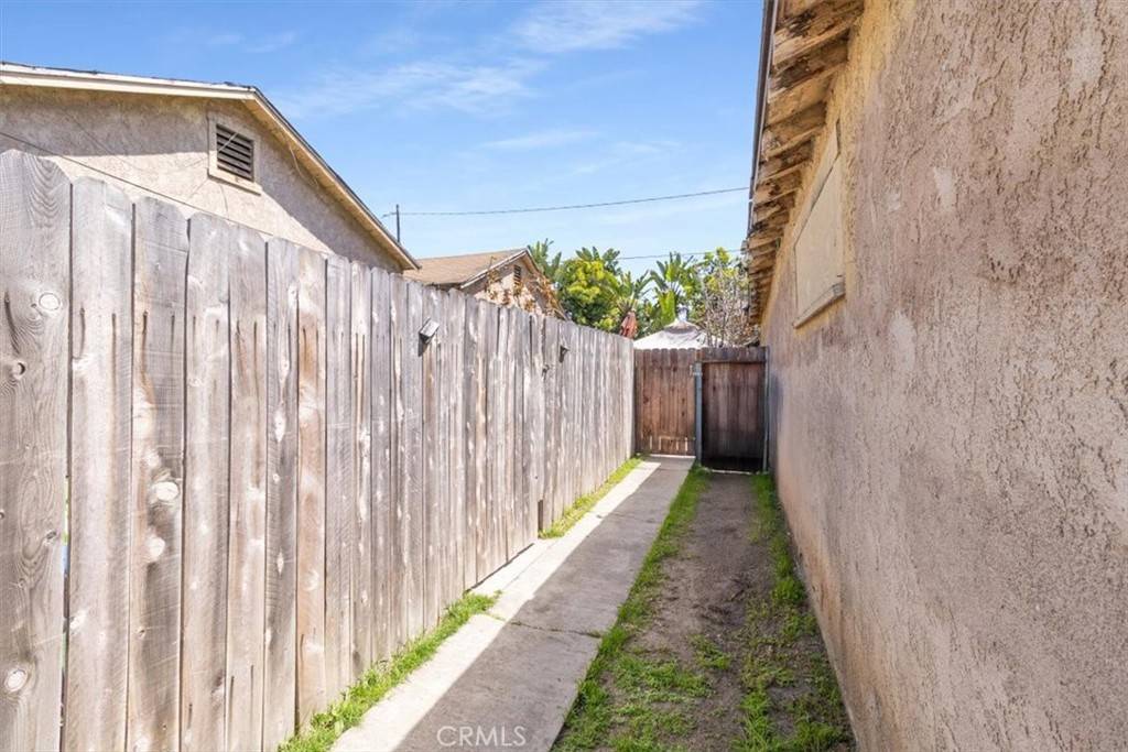 Santa Ana, CA 92704,1605 S Greenville ST #A