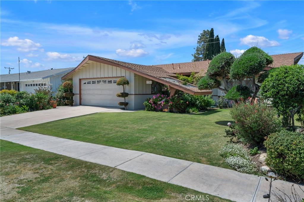 Garden Grove, CA 92840,11241 Mount DR