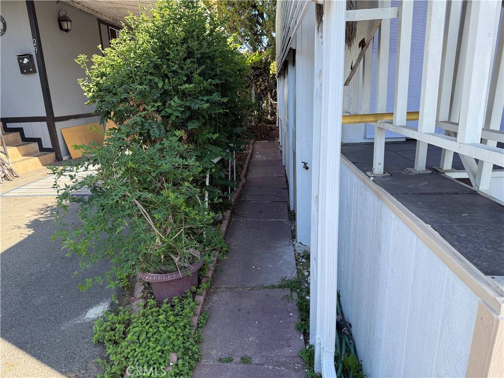 Santa Ana, CA 92707,1527 S Standard #28