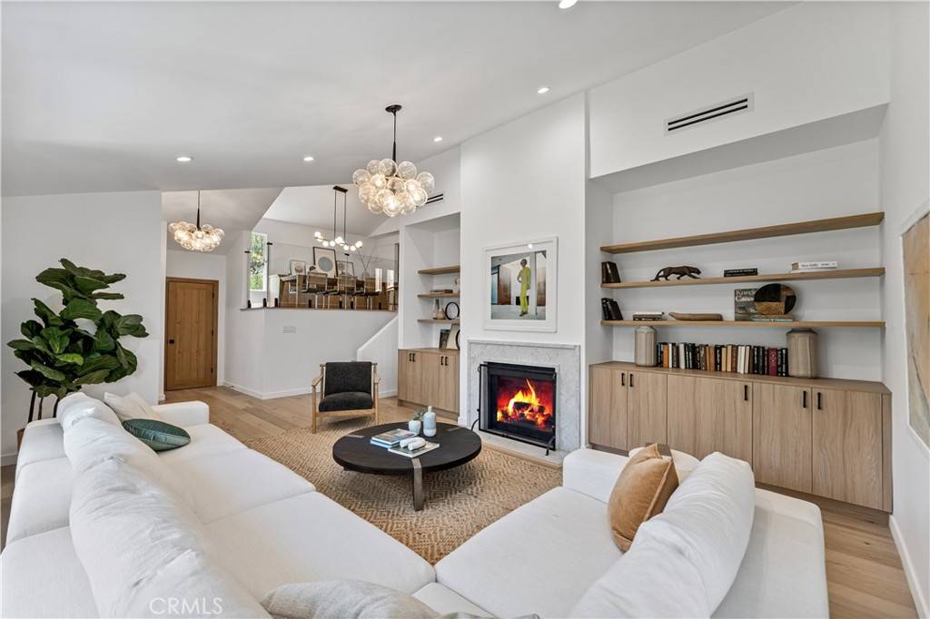 3947 Sumac DR, Sherman Oaks, CA 91403