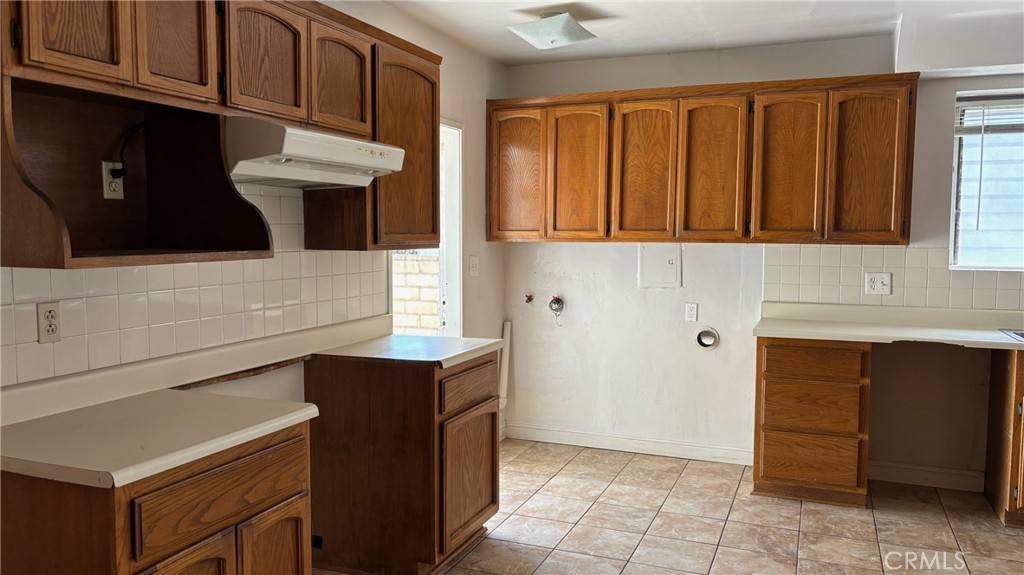 Los Angeles, CA 90022,432 Oakford DR