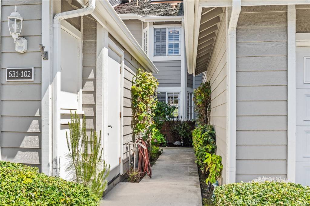 Long Beach, CA 90803,631 Holbrook CT #102