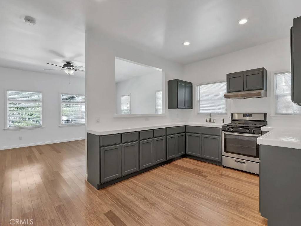 Long Beach, CA 90802,1912 E 2nd ST
