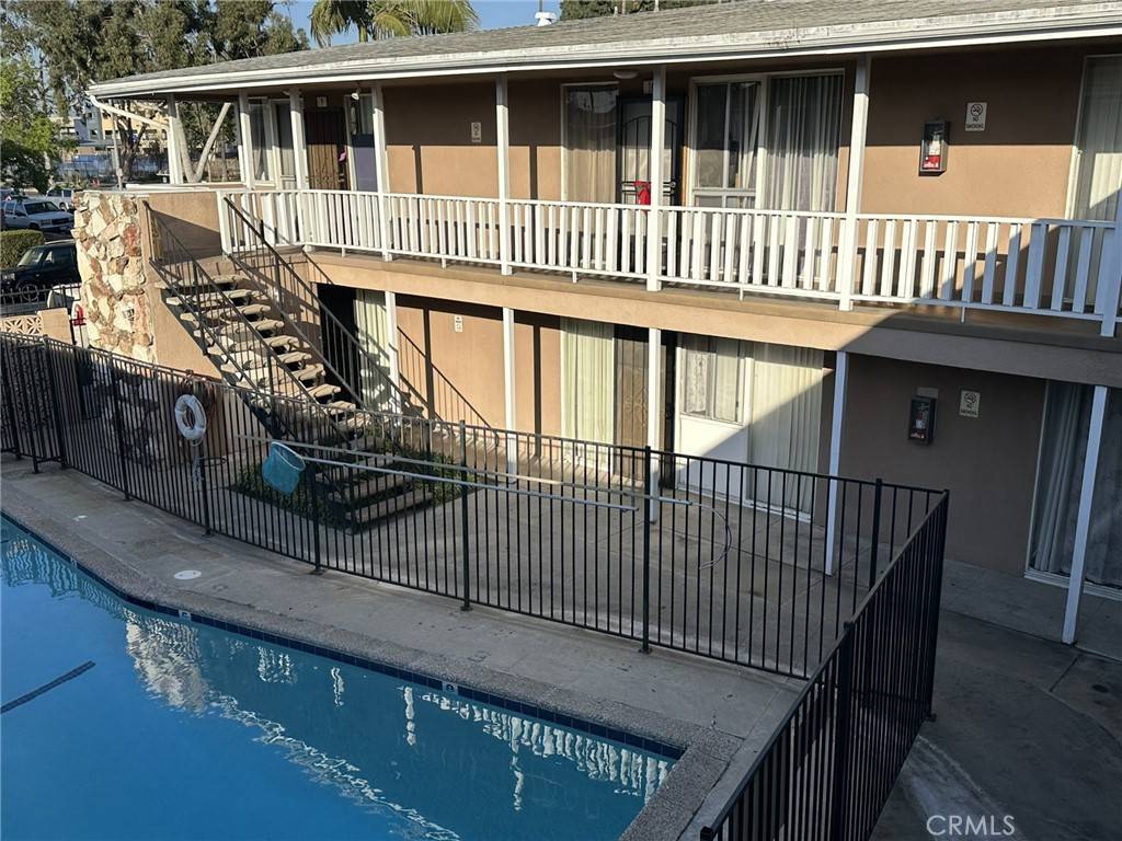 Long Beach, CA 90805,560 E Adams ST
