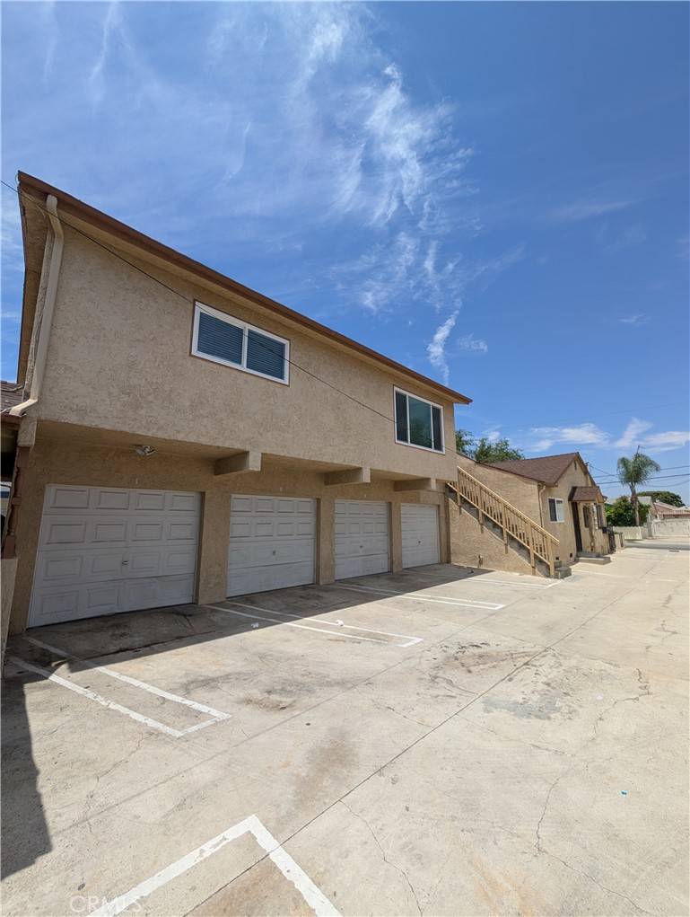 9566 .5 OLIVE, Bellflower, CA 90706