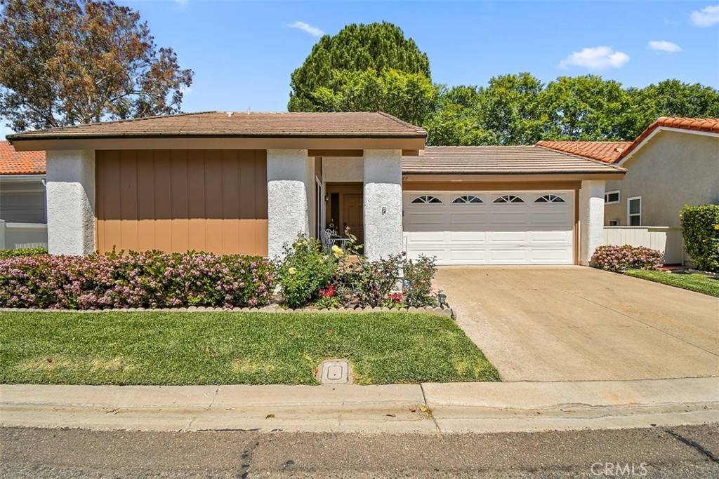 27707 Calle Valdes, Mission Viejo, CA 92692