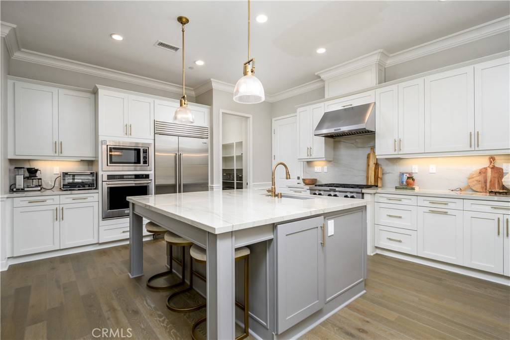Irvine, CA 92602,50 Navajo