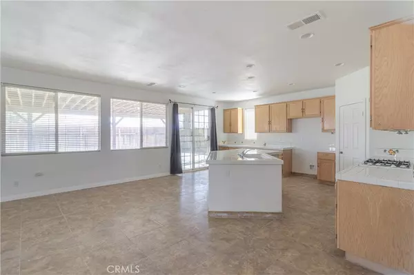 Victorville, CA 92394,15637 Bow String ST