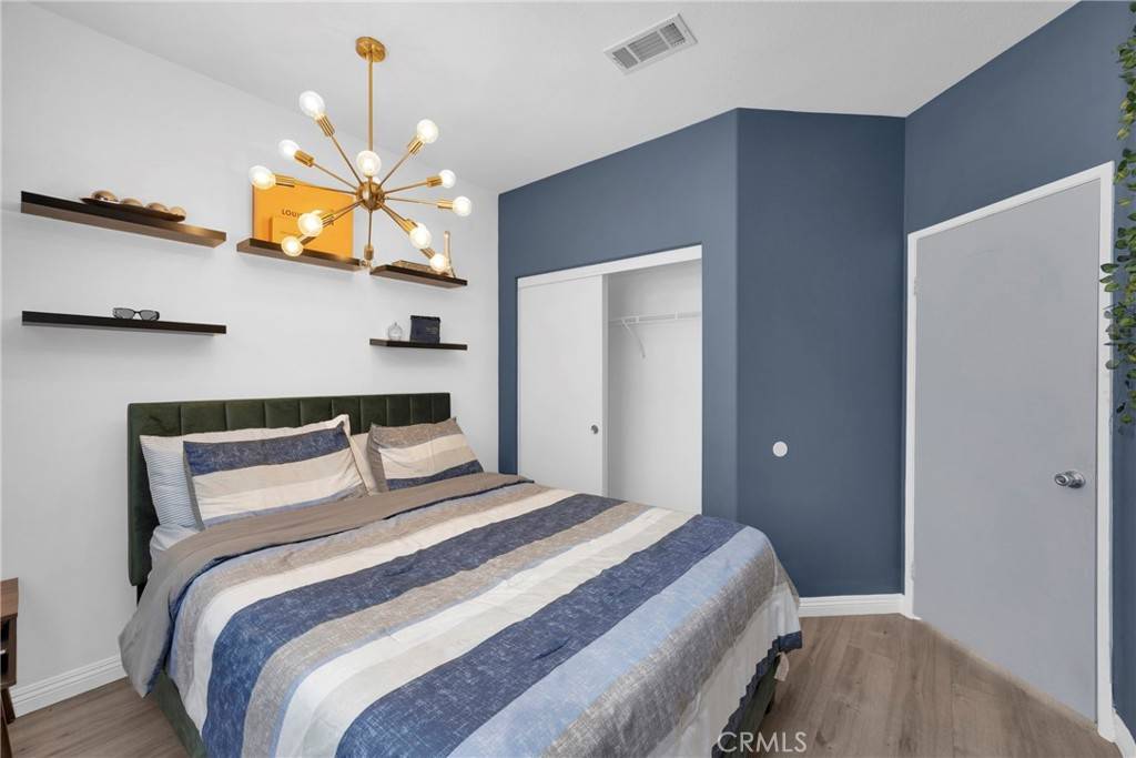 Signal Hill, CA 90755,2216 Jeans CT