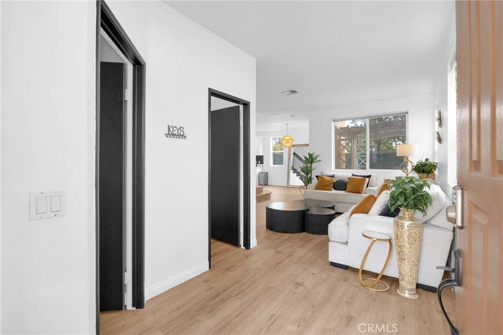 Signal Hill, CA 90755,2216 Jeans CT