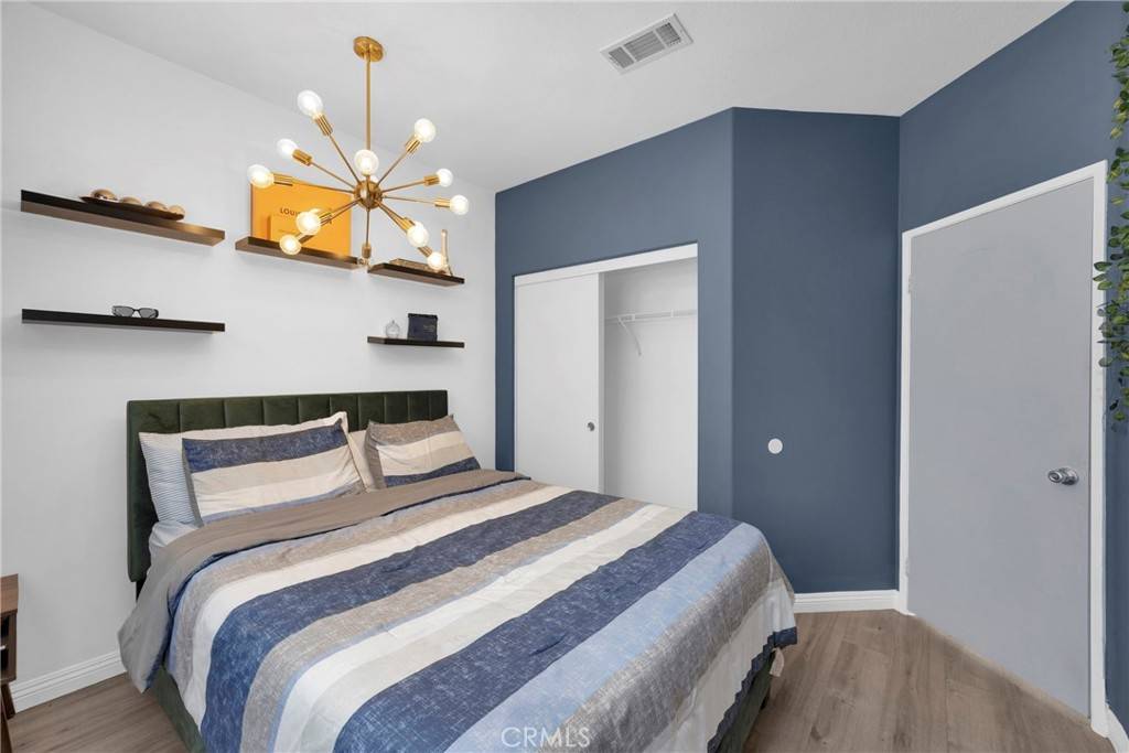 Signal Hill, CA 90755,2216 Jeans CT