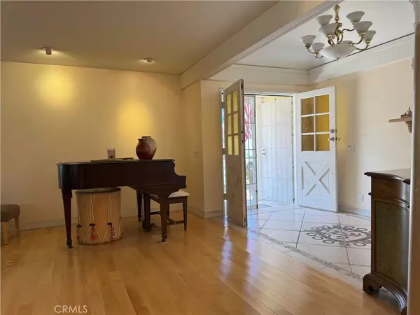 Brea, CA 92823,680 S Oakhaven AVE