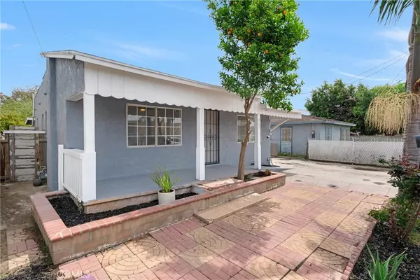 Compton, CA 90221,902 N Mayo AVE